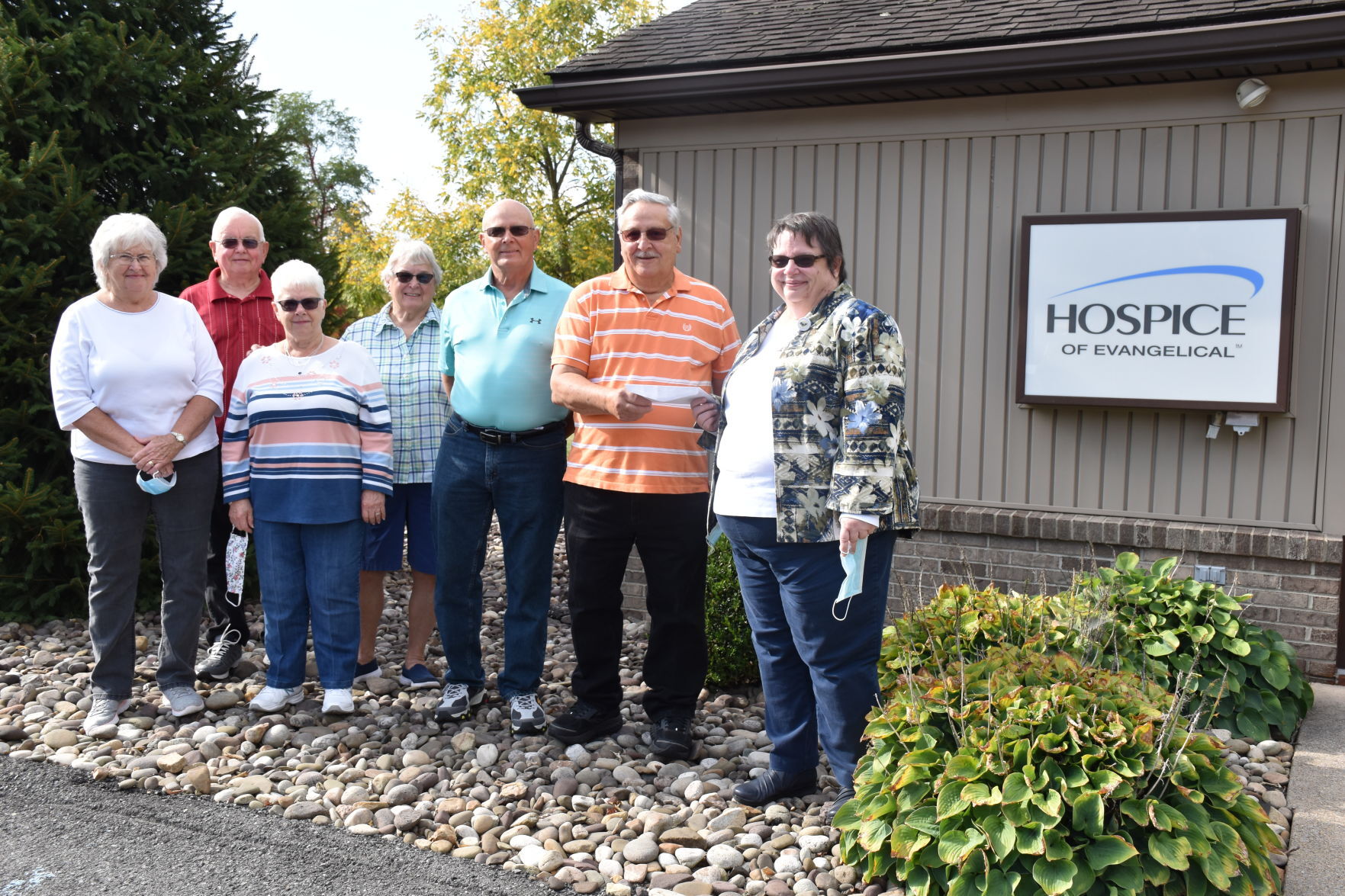 Chef’s Silver and Gold donates to hopsice